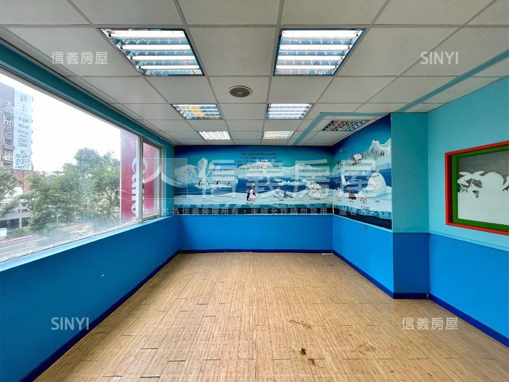 新生南路首排透天房屋室內格局與周邊環境