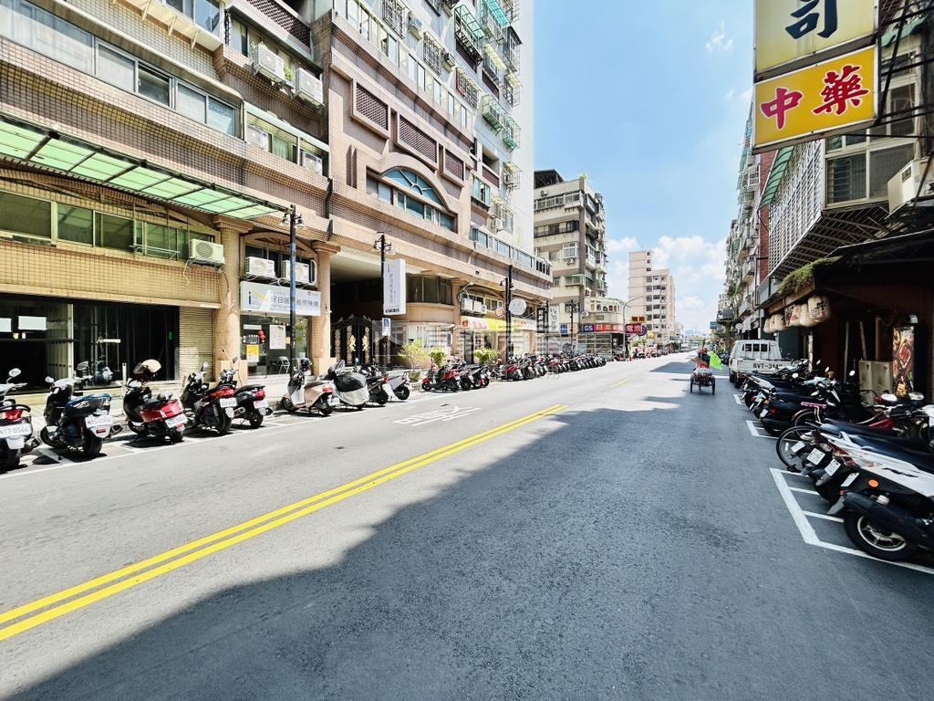 佳瑪商圈面寬黃金店霸房屋室內格局與周邊環境