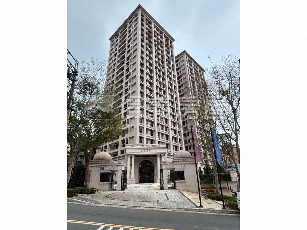 五股帝堡超美兩房車位房屋室內格局與周邊環境