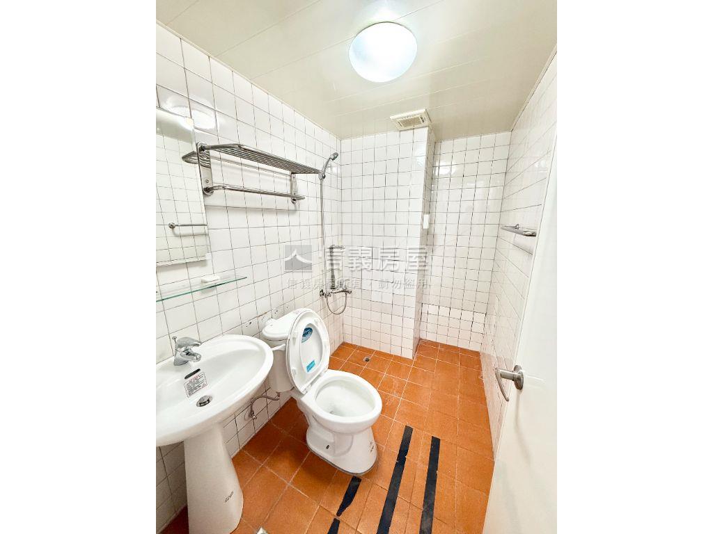 莊敬名人一巷居稀有釋出房屋室內格局與周邊環境