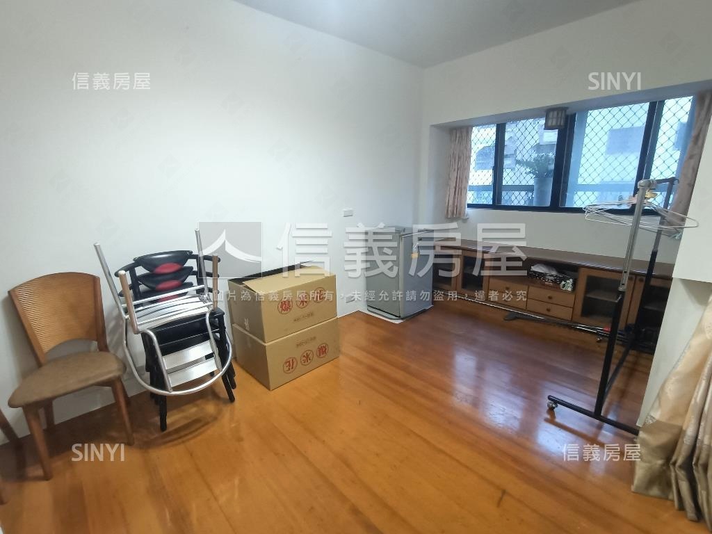 捷運信義國小大四房美宅房屋室內格局與周邊環境