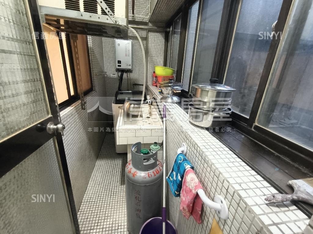 捷運信義國小大四房美宅房屋室內格局與周邊環境