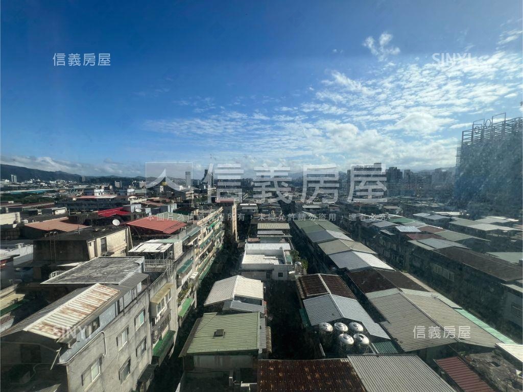 民生面東三面採光電梯三房房屋室內格局與周邊環境