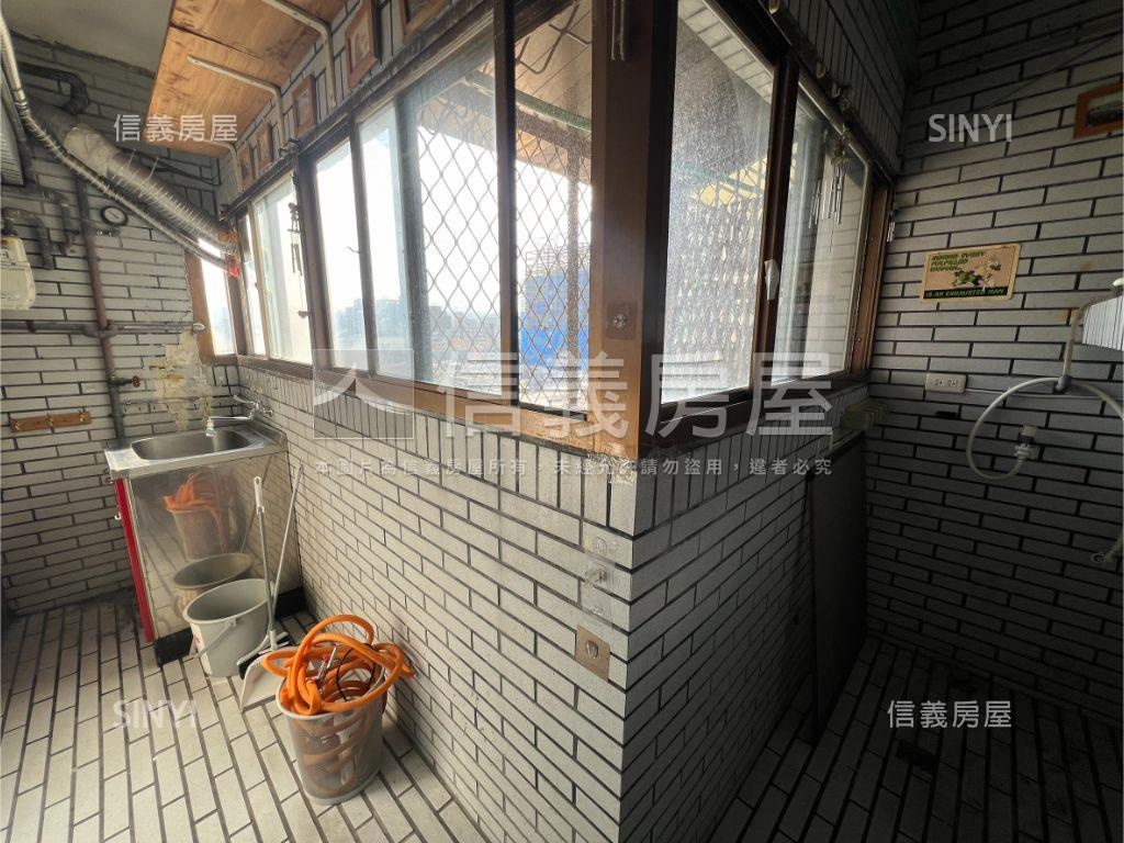 民生面東三面採光電梯三房房屋室內格局與周邊環境