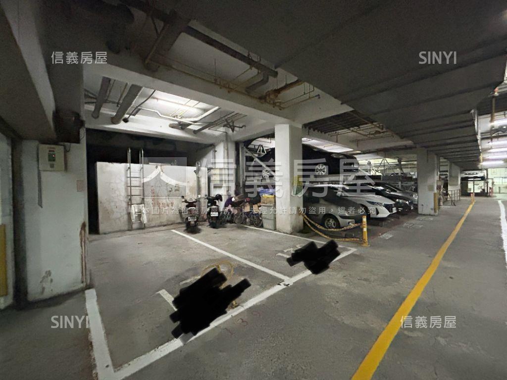 大旭地２房車位成家就這間房屋室內格局與周邊環境