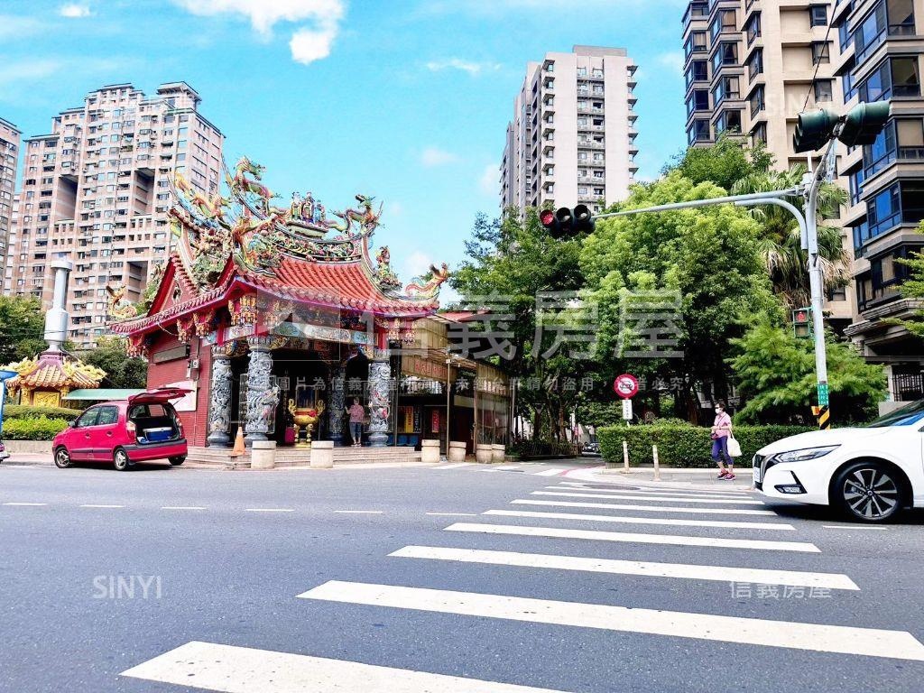 大旭地２房車位成家就這間房屋室內格局與周邊環境