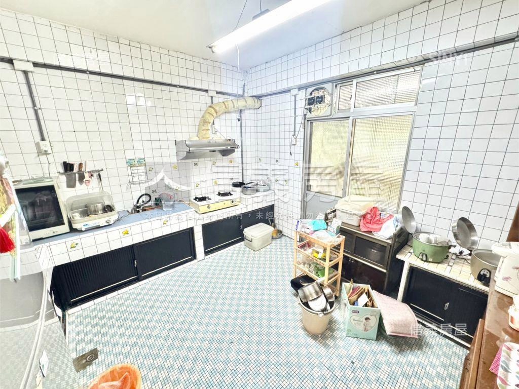 東區３樓美寓房屋室內格局與周邊環境