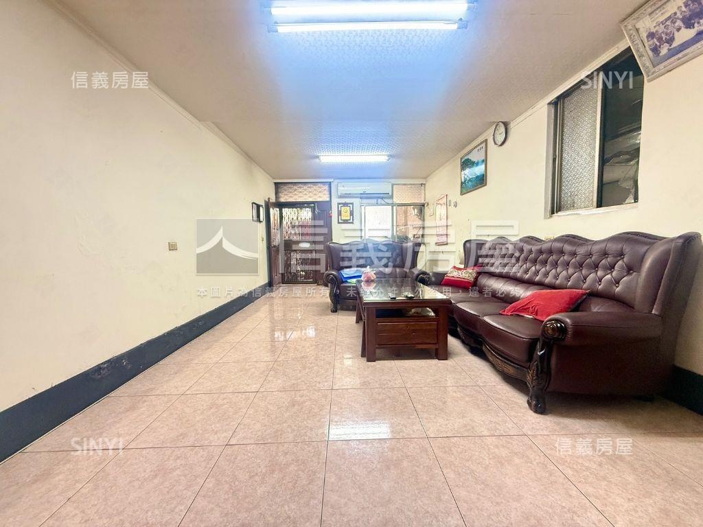 仁雄商圈臨路透天房屋室內格局與周邊環境