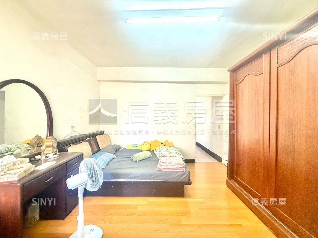 仁雄商圈臨路透天房屋室內格局與周邊環境