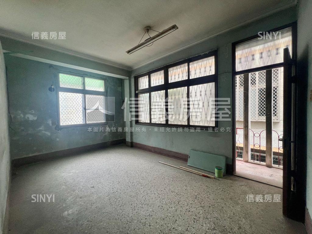 府城小西門面寬約９米透店房屋室內格局與周邊環境