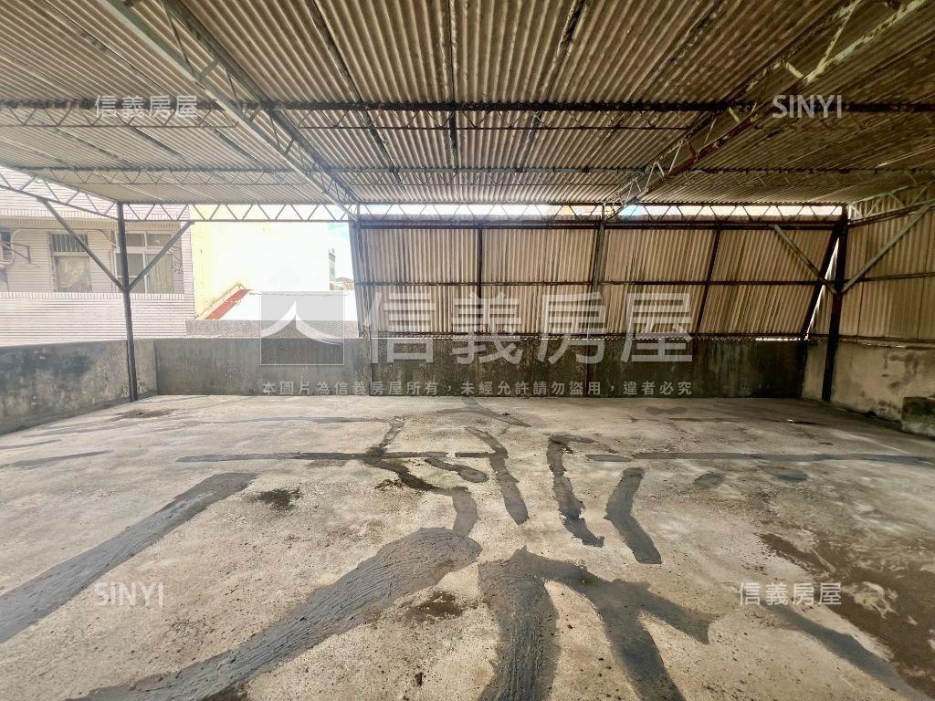 府城小西門面寬約９米透店房屋室內格局與周邊環境