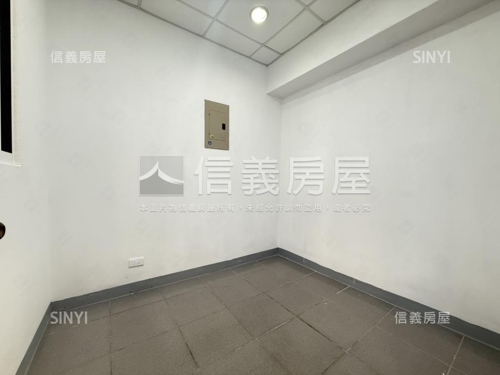 近捷運電梯三房房屋室內格局與周邊環境