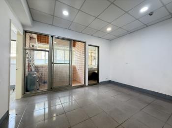 近捷運電梯三房