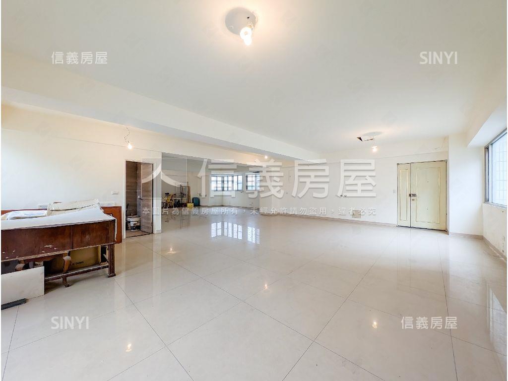 專任主建物３９坪華廈房屋室內格局與周邊環境