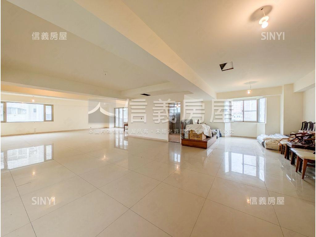 專任主建物３９坪華廈房屋室內格局與周邊環境
