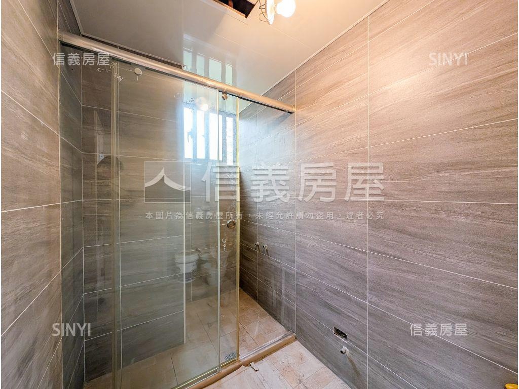 專任主建物３９坪華廈房屋室內格局與周邊環境