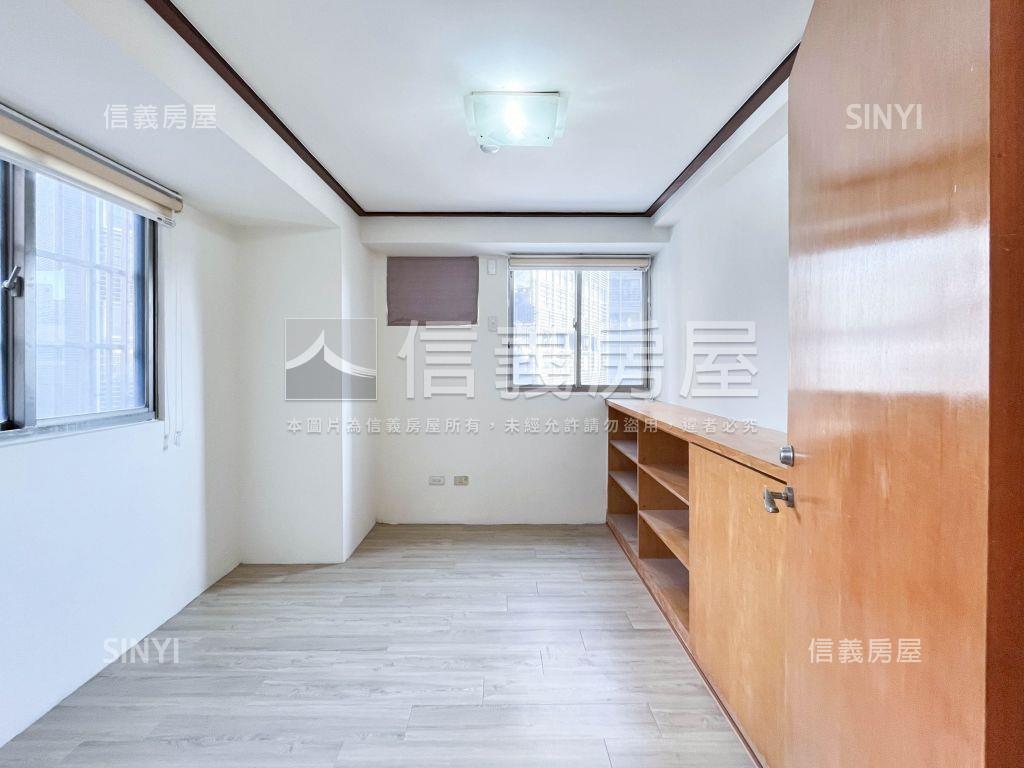 西屯邊間大兩房平面車位房屋室內格局與周邊環境