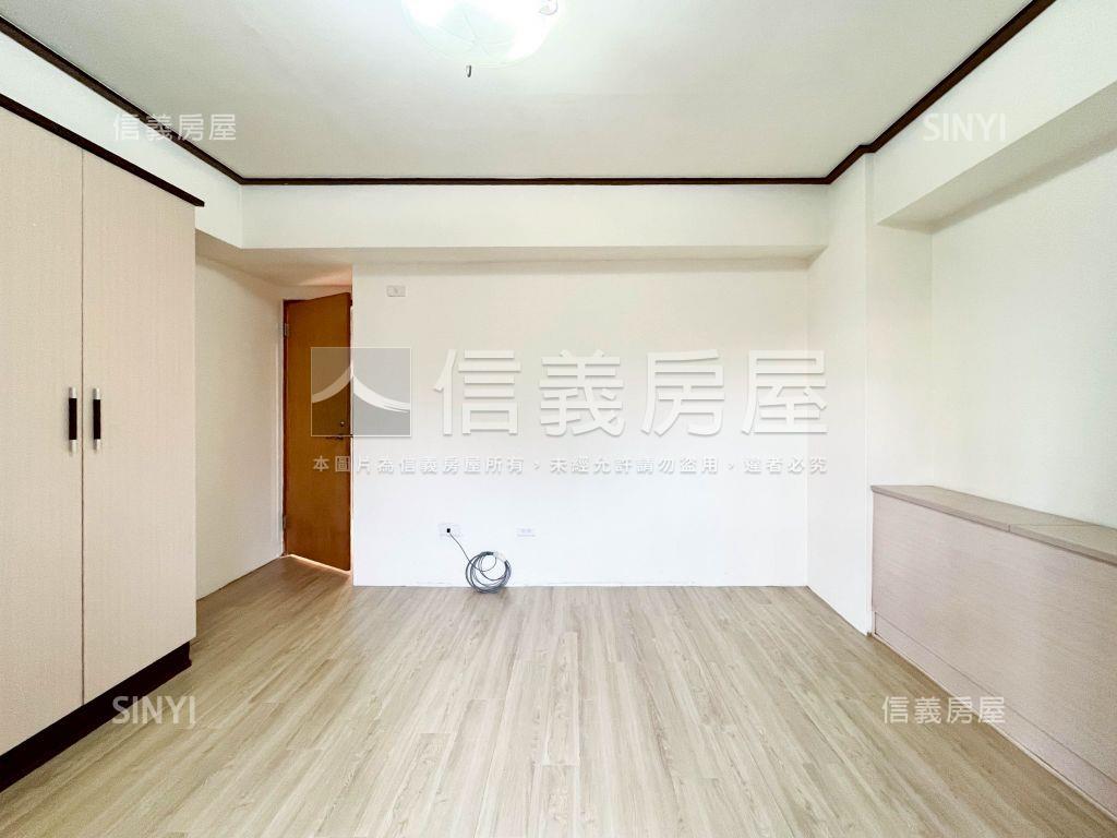 西屯邊間大兩房平面車位房屋室內格局與周邊環境