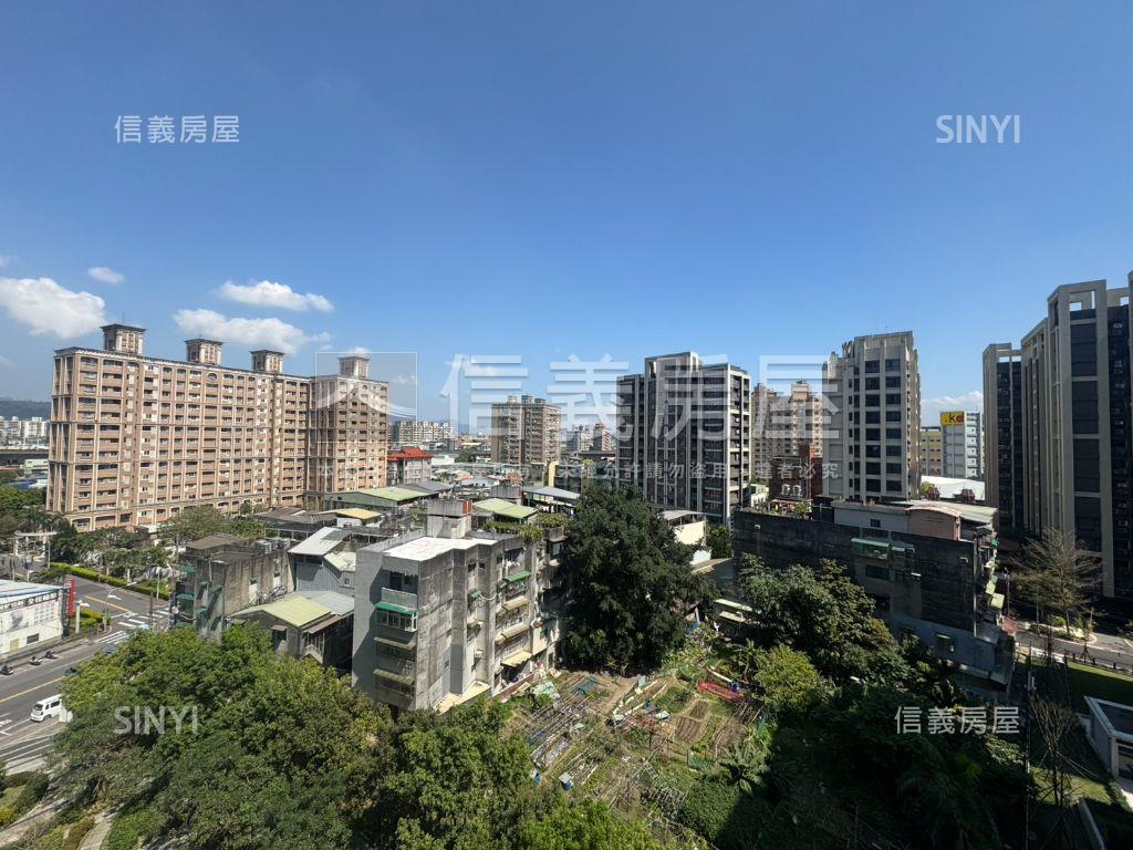 新板巨星～頂裝景觀兩房房屋室內格局與周邊環境