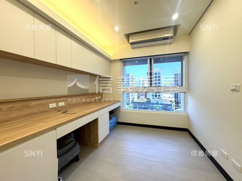 新板巨星～頂裝景觀兩房房屋室內格局與周邊環境