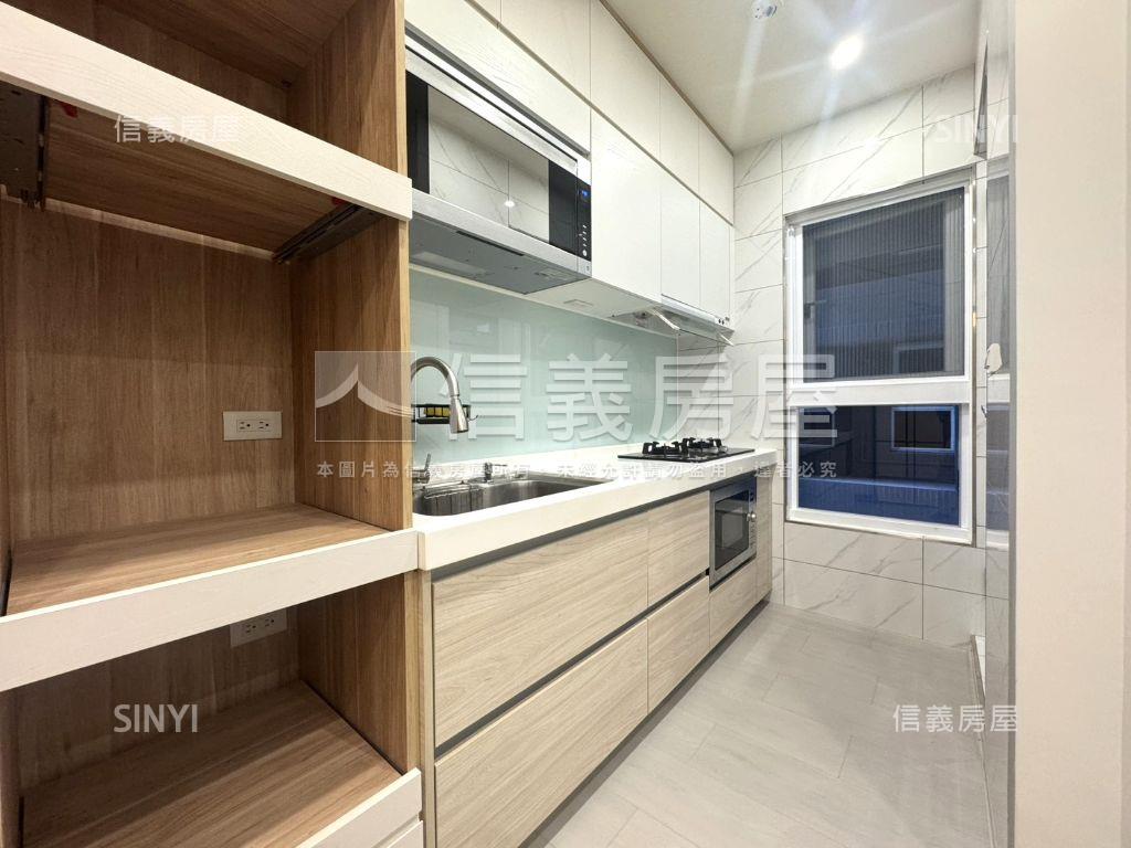 新板巨星～頂裝景觀兩房房屋室內格局與周邊環境