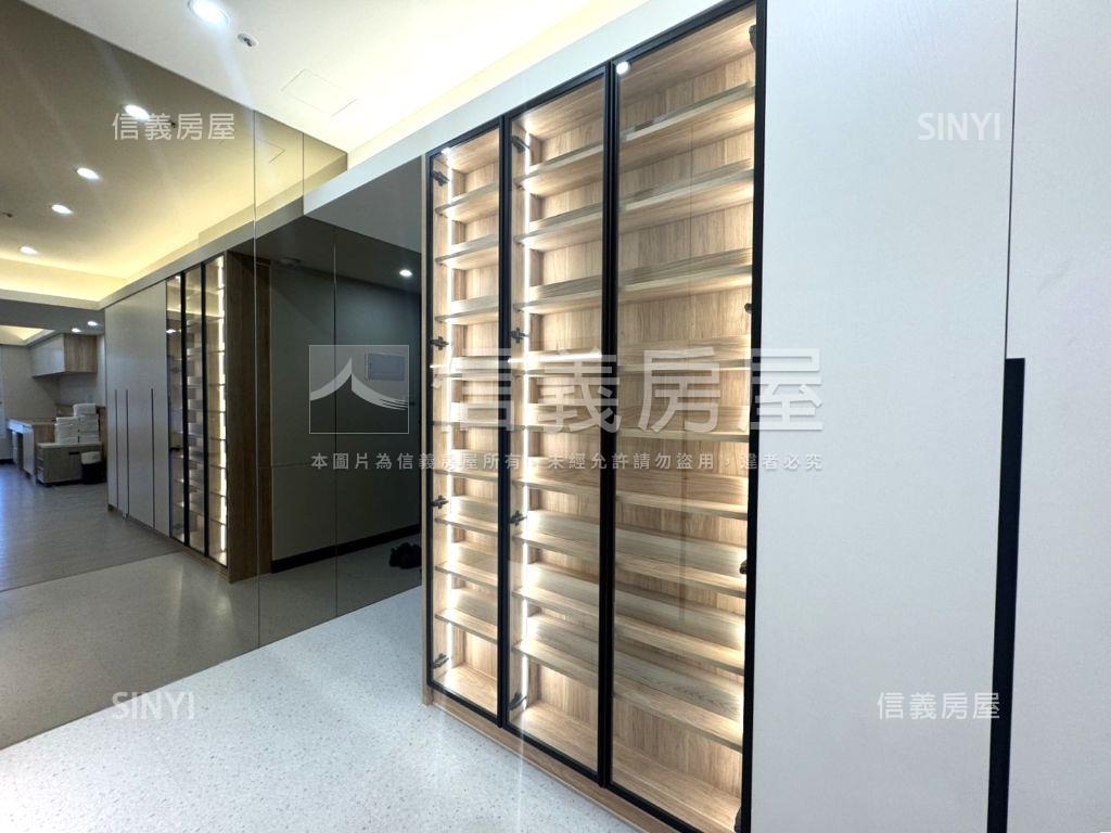 新板巨星～頂裝景觀兩房房屋室內格局與周邊環境