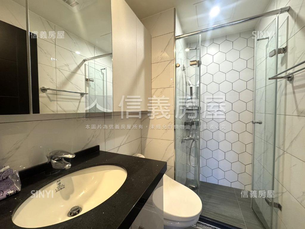 新板巨星～頂裝景觀兩房房屋室內格局與周邊環境