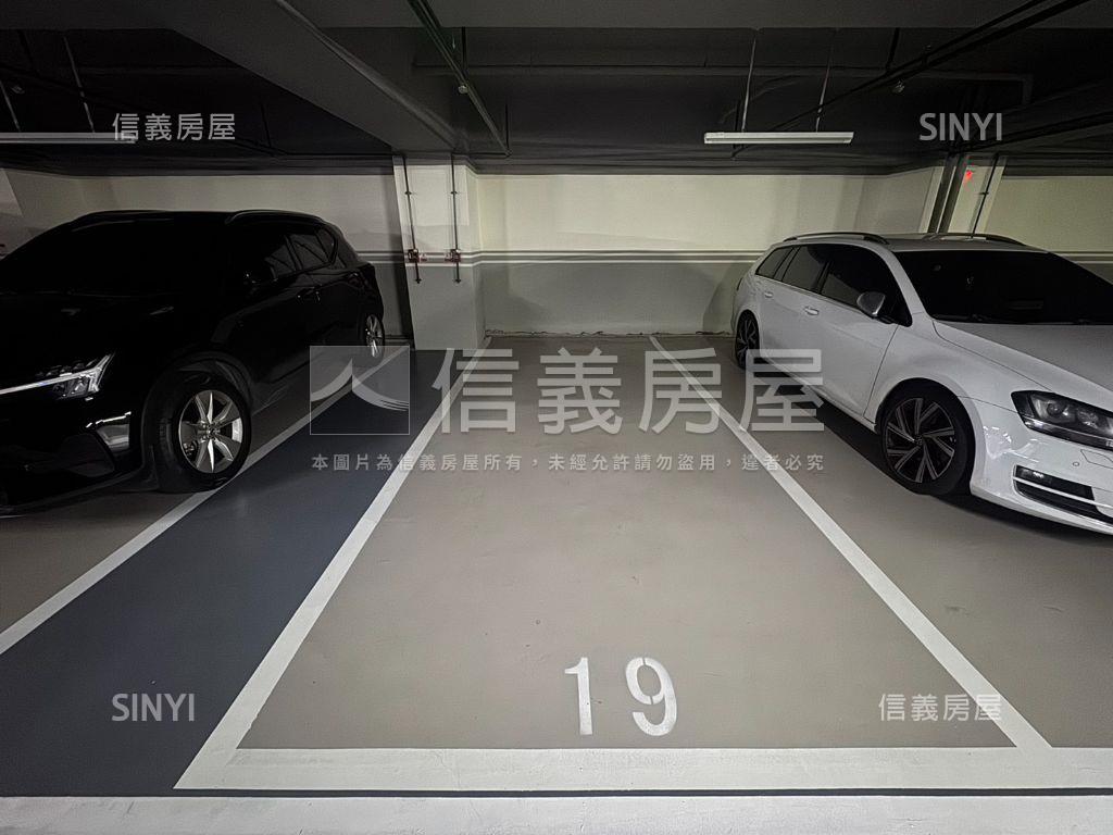 新板巨星～頂裝景觀兩房房屋室內格局與周邊環境