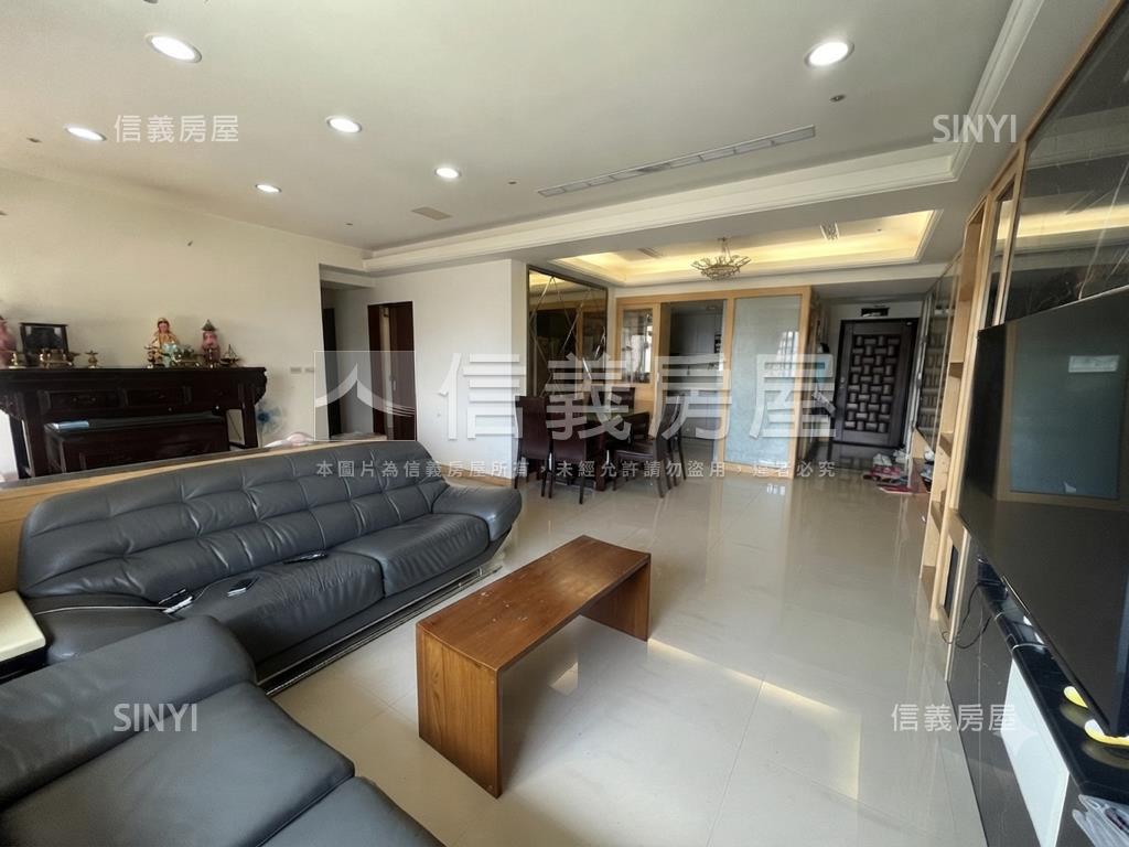新站尊爵高樓豪景房屋室內格局與周邊環境