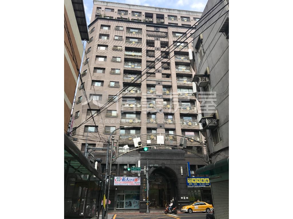 新站尊爵高樓豪景房屋室內格局與周邊環境