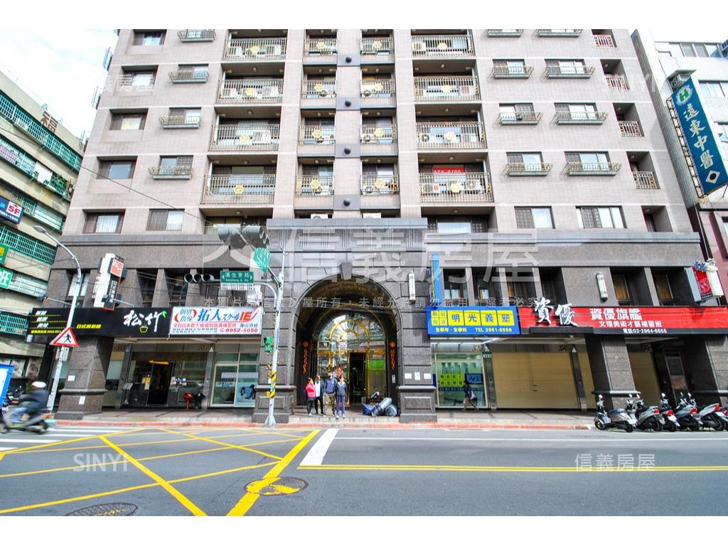 新站尊爵高樓豪景房屋室內格局與周邊環境