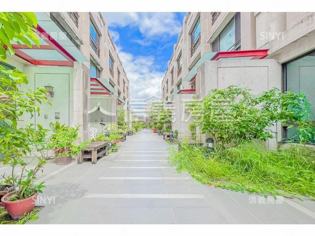 稀有西屯震後美墅獨立車庫房屋室內格局與周邊環境