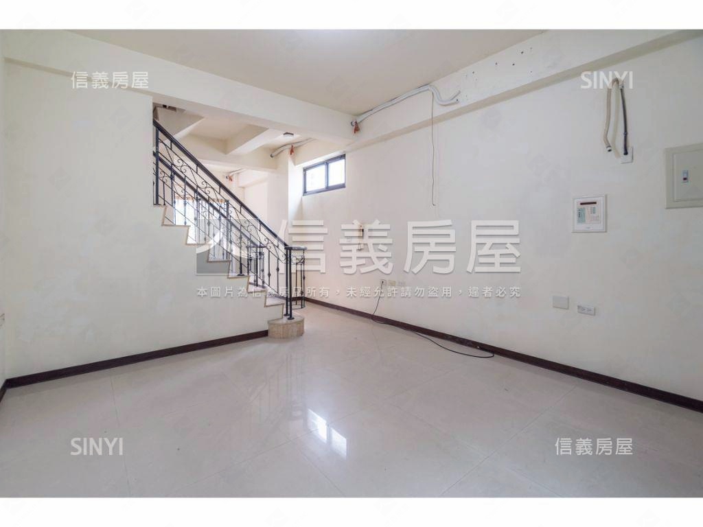 稀有西屯震後美墅獨立車庫房屋室內格局與周邊環境