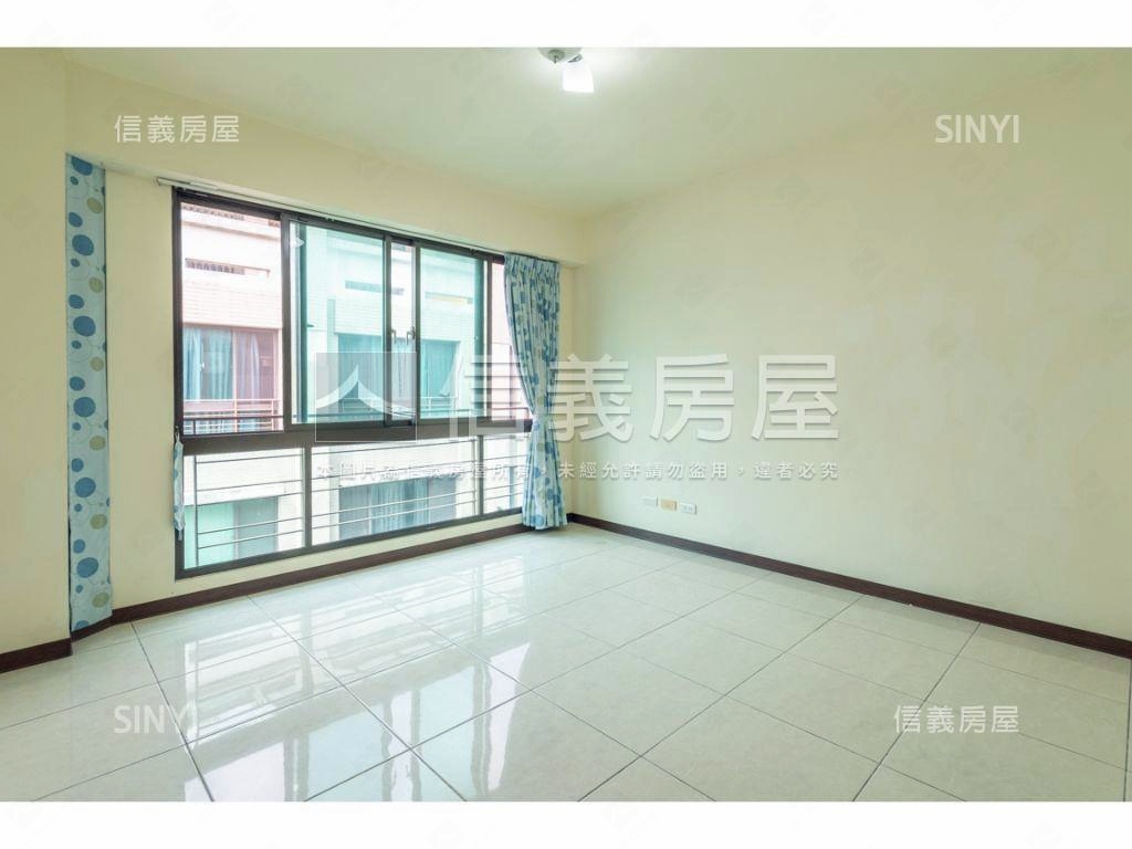 稀有西屯震後美墅獨立車庫房屋室內格局與周邊環境