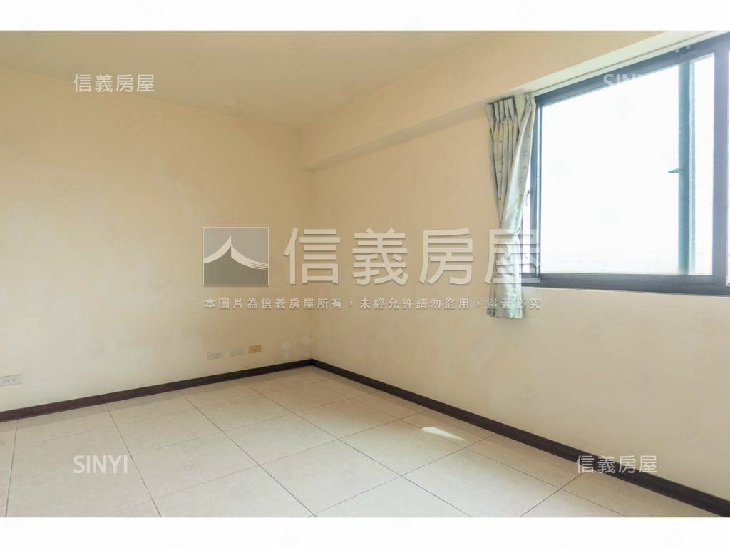 稀有西屯震後美墅獨立車庫房屋室內格局與周邊環境