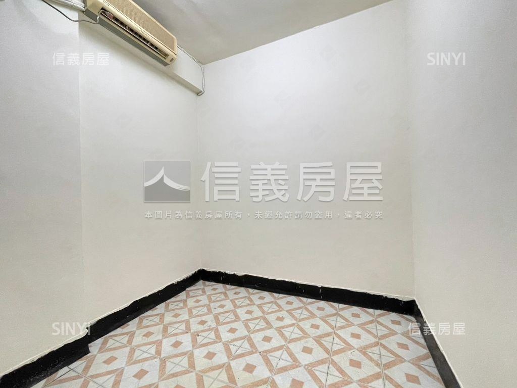 小港正路好入手一二樓店住房屋室內格局與周邊環境