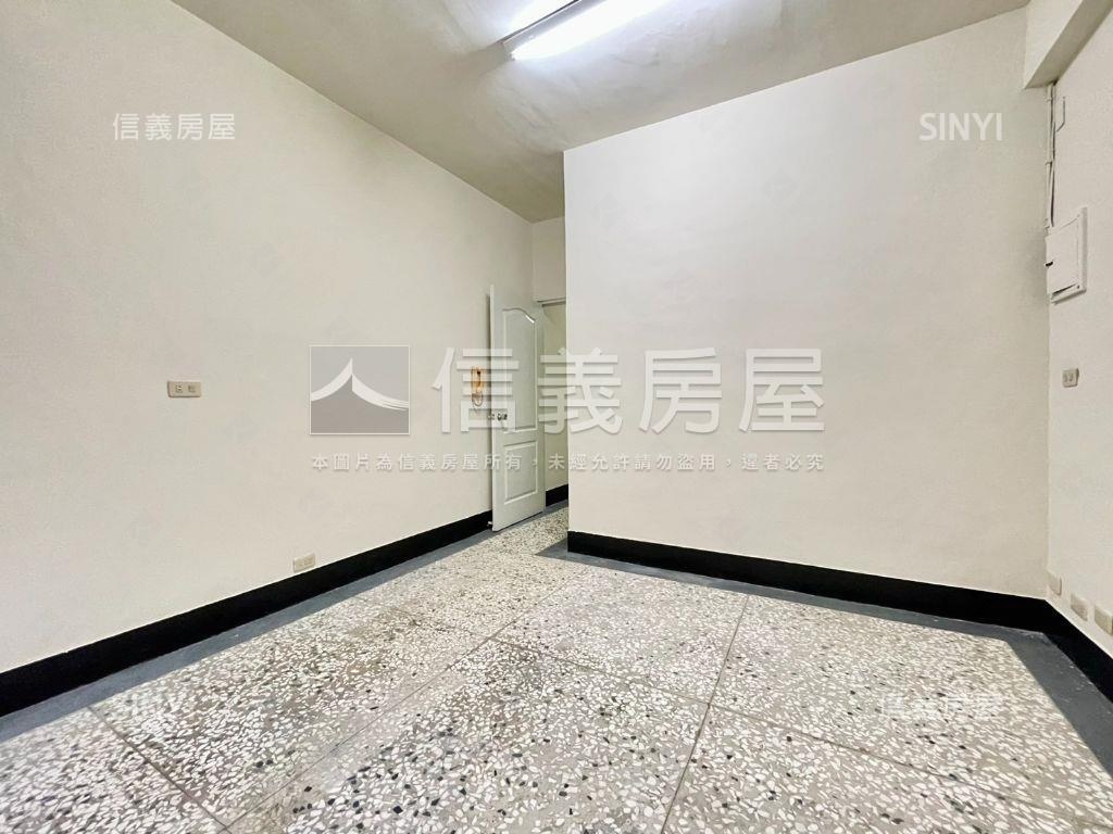 小港正路好入手一二樓店住房屋室內格局與周邊環境