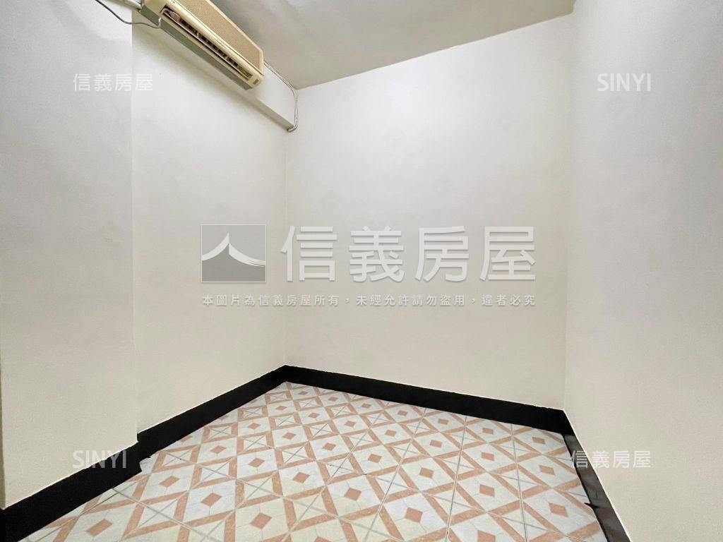 小港正路好入手一二樓店住房屋室內格局與周邊環境