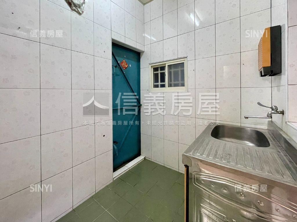 小港正路好入手一二樓店住房屋室內格局與周邊環境