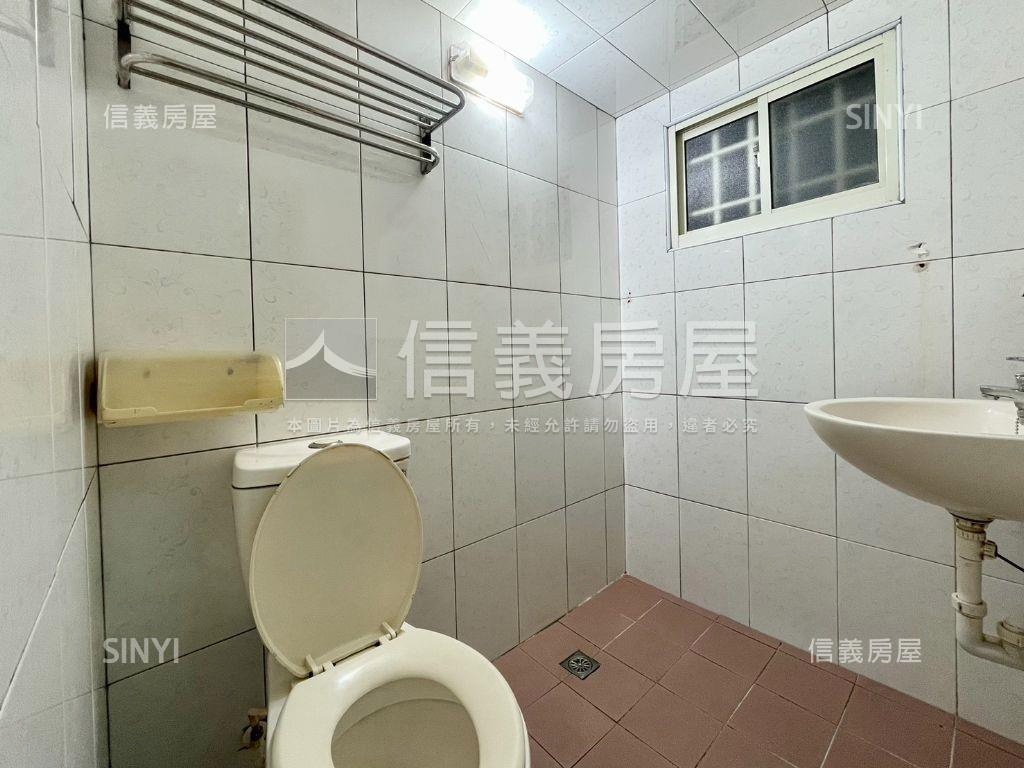 小港正路好入手一二樓店住房屋室內格局與周邊環境