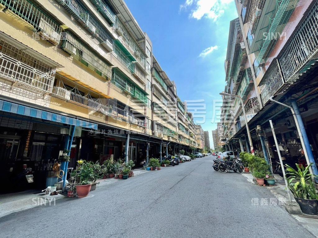 小港正路好入手一二樓店住房屋室內格局與周邊環境
