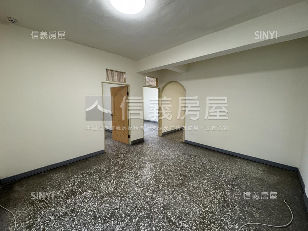 新莊路四樓房屋室內格局與周邊環境