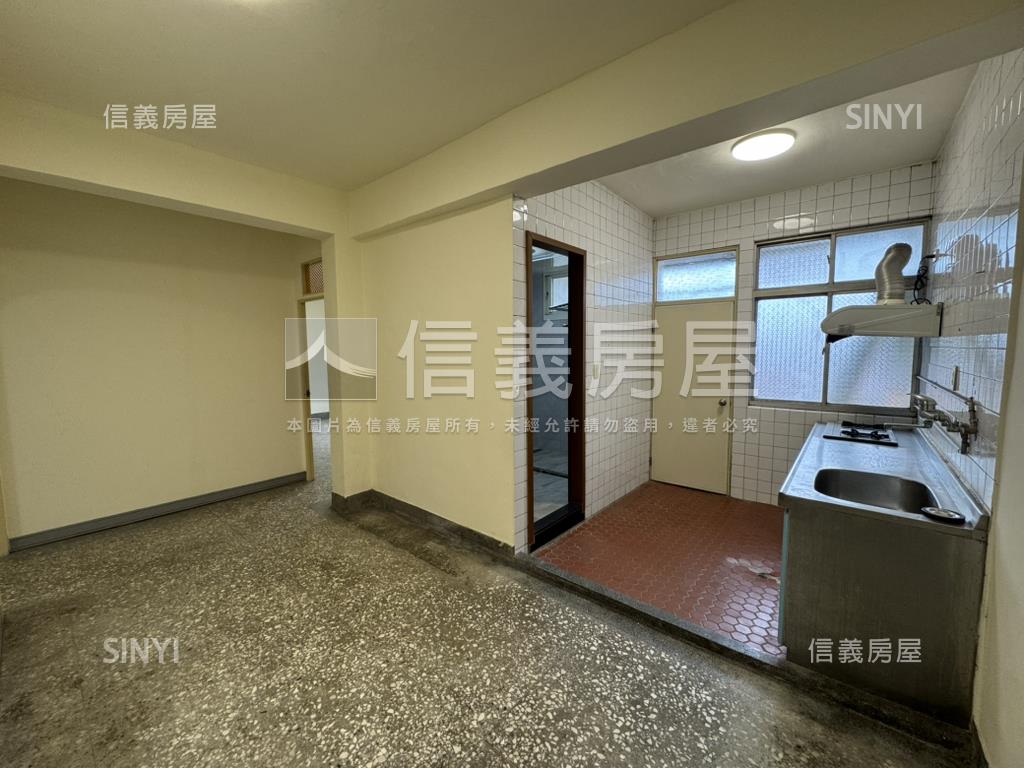 新莊路四樓房屋室內格局與周邊環境
