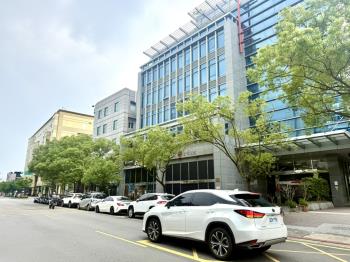 內湖科技挑高一樓店辦