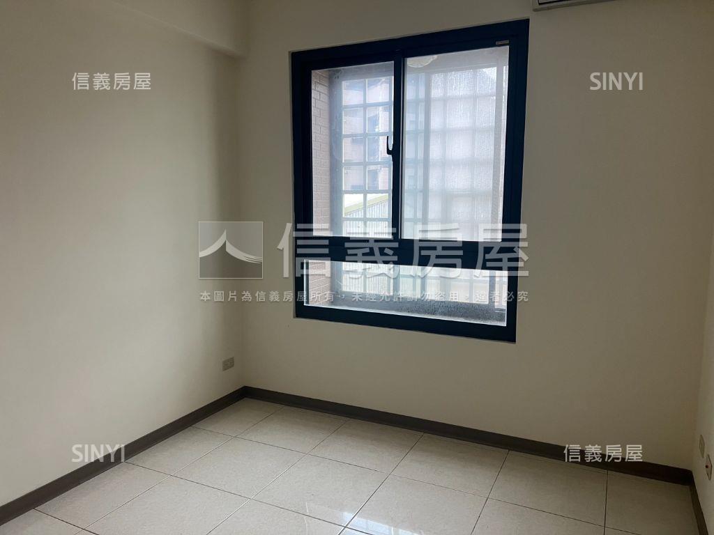 綠灣樹梢採光三房車位房屋室內格局與周邊環境