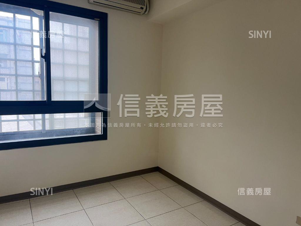 綠灣樹梢採光三房車位房屋室內格局與周邊環境