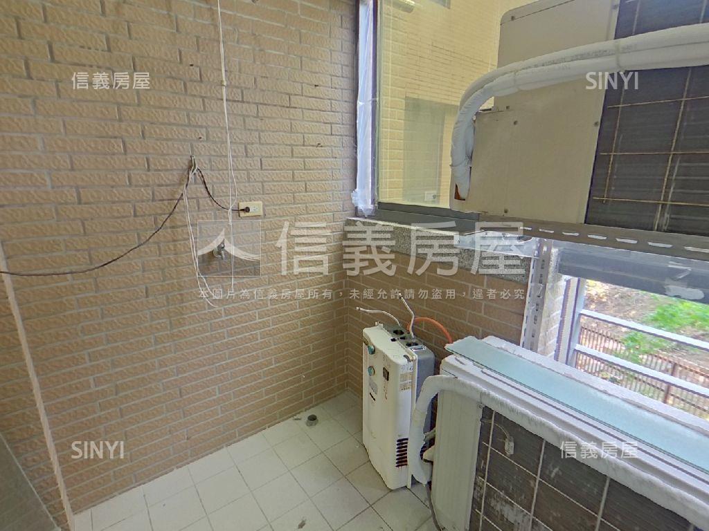 綠灣樹梢採光三房車位房屋室內格局與周邊環境