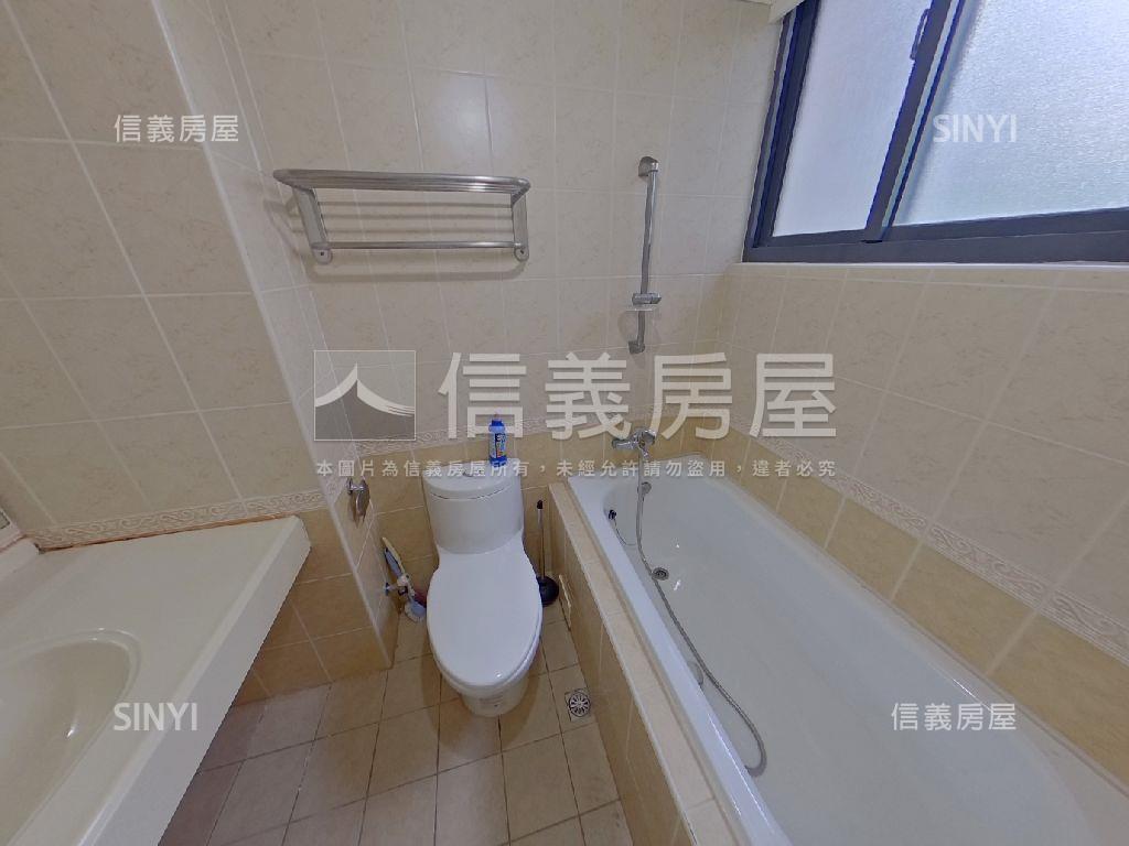綠灣樹梢採光三房車位房屋室內格局與周邊環境