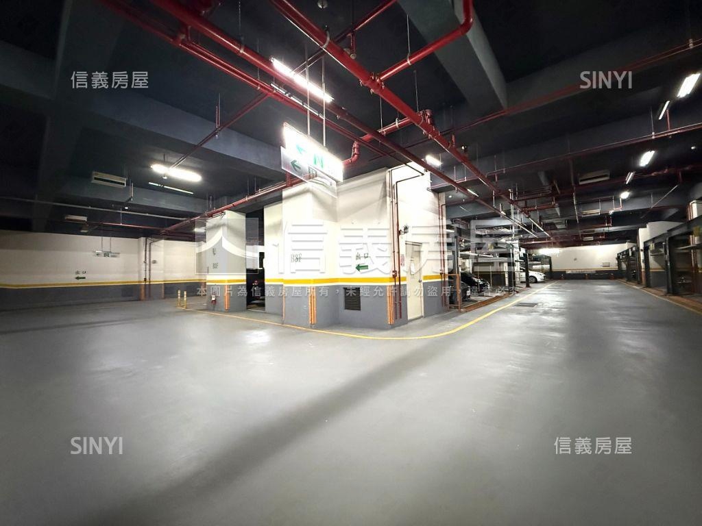 捷運一品珍藏三房車位房屋室內格局與周邊環境