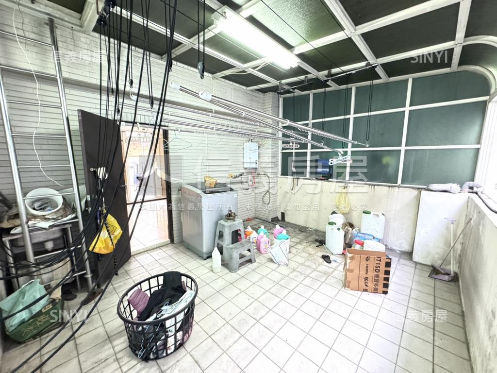 內新國小旁震後美別墅房屋室內格局與周邊環境